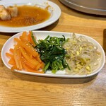 焼肉家 いすか - ナムル盛り合わせ