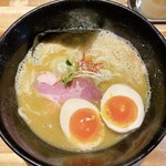 麺屋 貝夢 - 料理写真:濃厚牡蠣らぁ麺、半熟玉子