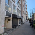 らぁ麺や 嶋 - 丸の内線西新宿から向かいました。