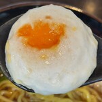 はんぺいcafeアマミク魚歳別館 - 半熟玉子風月見はんぺいリフト