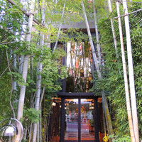 Terrace Dining TANGO - 見事な竹のアーチ