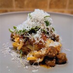 affetto akita - 目の前でチーズを削っていただきました♪香りすごいなあ〜