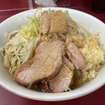 ラーメン二郎 - 料理写真:ラーメン100％(ニンニク,アブラ,カラメ)