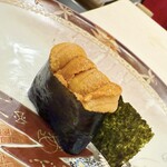 虎ノ門 鮨玄 - バフンウニ（北海道 根室）佐賀 一番海苔