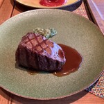 ホテルグランヴィア広島 - 朝食メニュー7つの中から「牛肉のステーキ　和風グレービーソース