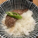 焼肉いたみ - 小ライスにON