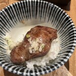 焼肉いたみ - 小ライスにON