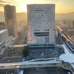 ホテルグランヴィア広島 - 向かいのシェラトンホテルの左側の壁にグランヴィアホテルさんの何か反射して幻想的でした