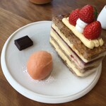 エスリビングハナレ - 堂々たる仕上がりのミルフィーユと愉快な仲間たち