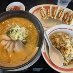 幸楽苑 - 料理写真:味噌とんこつらーめんのミックスセット