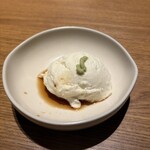 和食・酒 えん 横浜ジョイナス店 - お通し : もっちり豆腐　(税込450円)×2