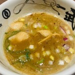 麺屋武蔵 武仁 - おかわりつけ汁にチャーシューやメンマなど具材もしっかり