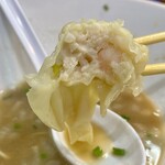 ヌードル＆スパイスカレー 今日の1番 - 食べて見ると海老さんも！