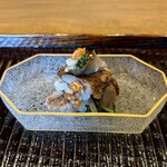 鎌倉 北じま - 赤海鼠（相模湾） 茶ぶり
      紅花襤褸菊、きくらげ（魚人長谷川さんより）、干し柿