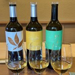 鎌倉 北じま - ロイヤルブルーティー 3種飲み比べ
      左：釜炒り緑茶 IRIKA 炒香
      中央：Fall in Love grand
      右：Real Honey Deluxe
      