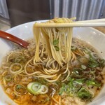 ラーメン食堂オムたす - 麺リフト