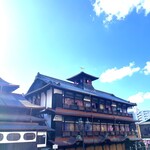 足湯カフェ ふとほと - 師走の道後温泉本館　　　　　　　　　　　　　　　　　時太鼓がドンドンドンと正午を伝える