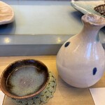 てんぷら 鶴吉 - ビールの次は燗酒にしました