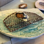 てんぷら 鶴吉 - ウニはカットして提供されるので2人でシェアできます　辻野さんの腕がわかる1品