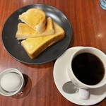 カフェ 三番館 - 料理写真:三番館ブレンド珈琲（Hot）550円、トースト&ゆで卵30円