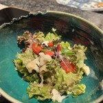 喜扇亭 - サラダ　ボールにいっぱい　酸味のあるドレッシングが絶品