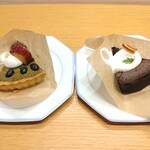 ペコリーノアンテラス - 　黒豆と抹茶のタルト　と　ガトーショコラ