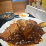 いまだや - ロースカツも薄いけど大きい