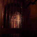 ザ・ロックアップ - 檻の扉。