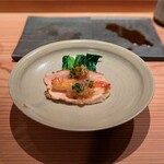 とり茶太郎 - 下：比内地鶏たたき　上：ほろほろ鳥たたき