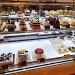 A TWOSOME PLACE 鐘路5街駅店 - ショーケースに並ぶケーキ