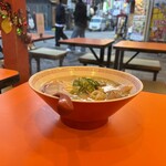 金龍ラーメン - 屋外の席