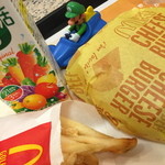 マクドナルド - ハッピーセット（チーズバーガー）（４８３円）２０１４年１２月