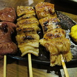 豚小家 - シロ(120円)とテッポウ(150円)とハツ(80円)です