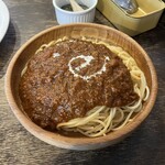 マイヨール - ✅辛いミートソーススパゲティ¥1.300
　※キャッシュオンリー