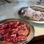 北見焼肉 とんぼ家 - 料理写真:牛サガリ 1,100円(税込)☓2
生ホルモン 580円(税込)