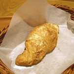 ブーランジェリー ル ベンケイ - 料理写真:札桔梗信玄餅クロワッサン232円外税w