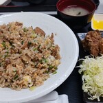 げんきや食堂 - 料理写真:店長の気まぐれ定食（かしわチャーハン定食（ご飯大盛））