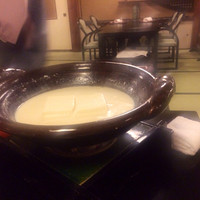 東京 芝 とうふ屋うかい - 豆乳とお出汁の湯豆腐  名物だって！