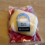 パオ クレープ ミルク - 料理写真:卵たっぷりのカスタード１６２円。   口溶けのよいなめらかな食感のカスタードクリームのクレープです。