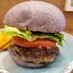 Bliss Burger Hawaii - （※写真3）プレーンバーガー（正面から）