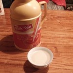 Pandatsang Compound - バター茶（塩味）。ポット入り（大）とカップ（小）がある。