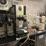 居酒屋　蔵 - 飲み放題コーナーはこんな感じでセルフでご自由に♩