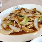 大吉飯店 - きのこと青梗菜炒め