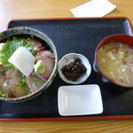 寿司吉 - 間八づけ丼800円