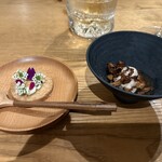 アグリスケープ - クリームチーズ蜂蜜クラッカー､ジャガイモムースコンソメジュレ揚げ牛蒡ときのこ