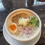 鶏白湯そば 美な味 - 