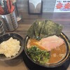 王道家直系 家系ラーメン がく