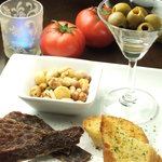 アナバー リラックスダイニング - 様々なアラカルトをご用意しております