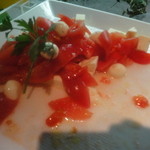 ビューアンドダイニングザスカイ - 完熟トマトと二種のモッツァレラチーズのカプレーゼ
