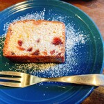 トラム - アマレナチェリーとコアントローのパウンドケーキ